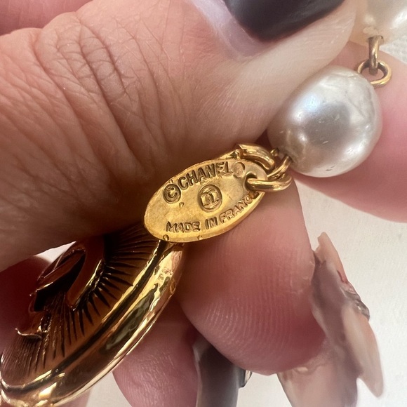 CHANEL Vintage Gold CC Medallion Coin Faux Pearl Necklace - Picture 7 of 11